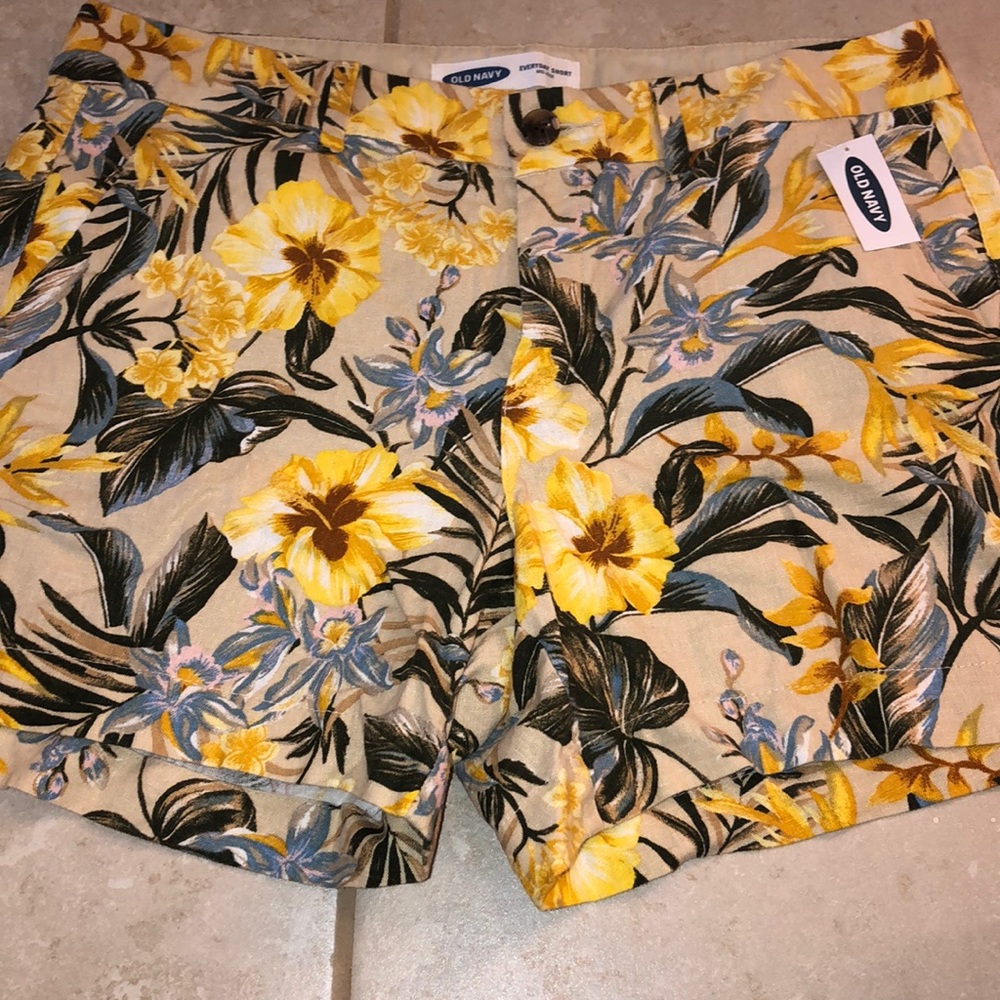 Old Navy Everyday Short mid-rise shirt